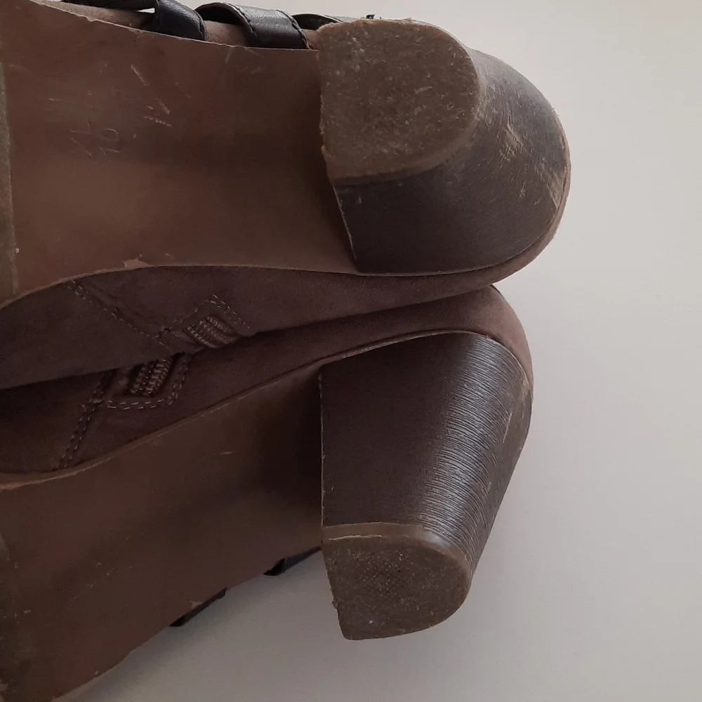 Ankle Shoes (Boots) - Size 10 (XL) - Picture 10 of 11